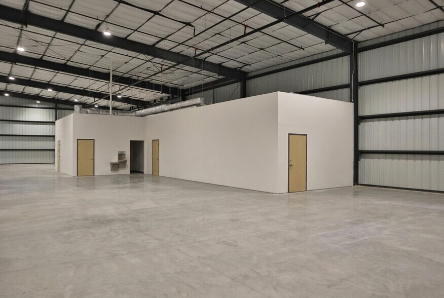 More Photos Of 251 Price Rd, Lexington Warehouse For Lease
