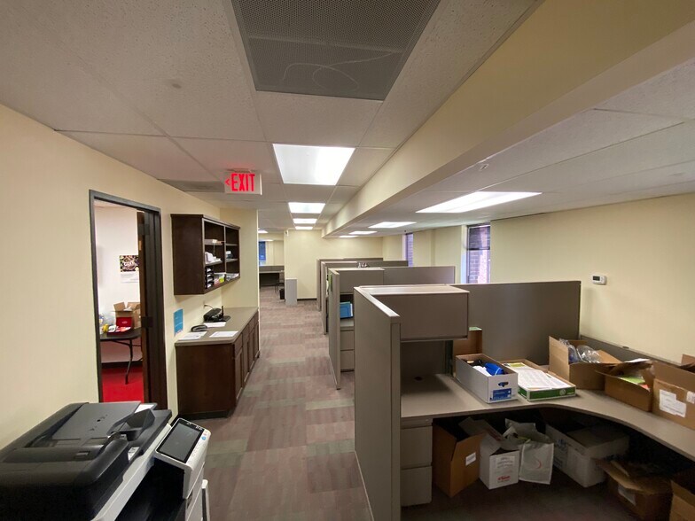 More Photos Of 9610 Long Point Rd, Houston Office For Lease