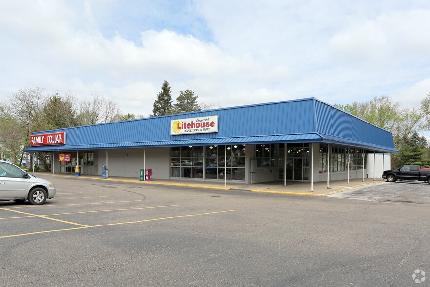 Primary Photo Of 610 W Main St, Ravenna Freestanding For Lease