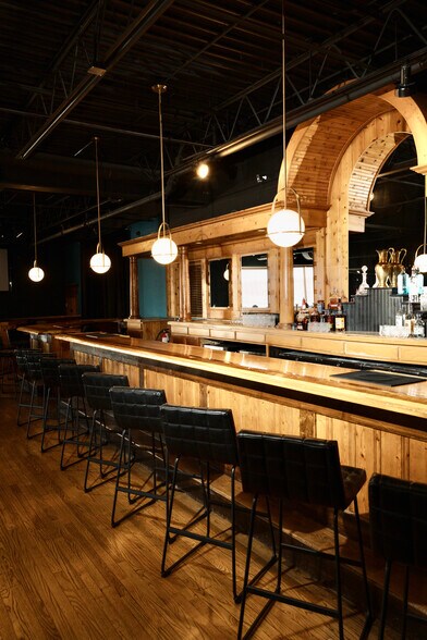 More Photos Of 5264 Verona Rd, Fitchburg General Retail For Sale