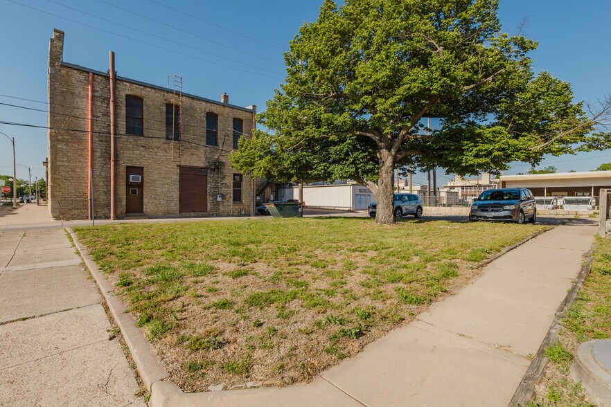 More Photos Of 920 Millington St, Winfield Storefront Retail Office For Sale