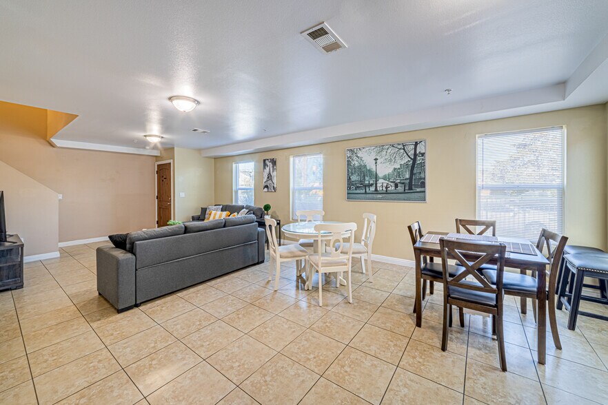 More Photos Of 943 Broad Ave, Wilmington Apartments For Sale