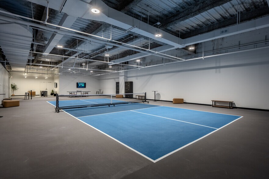 More Photos Of 200 N LaSalle St, Chicago Office For Lease