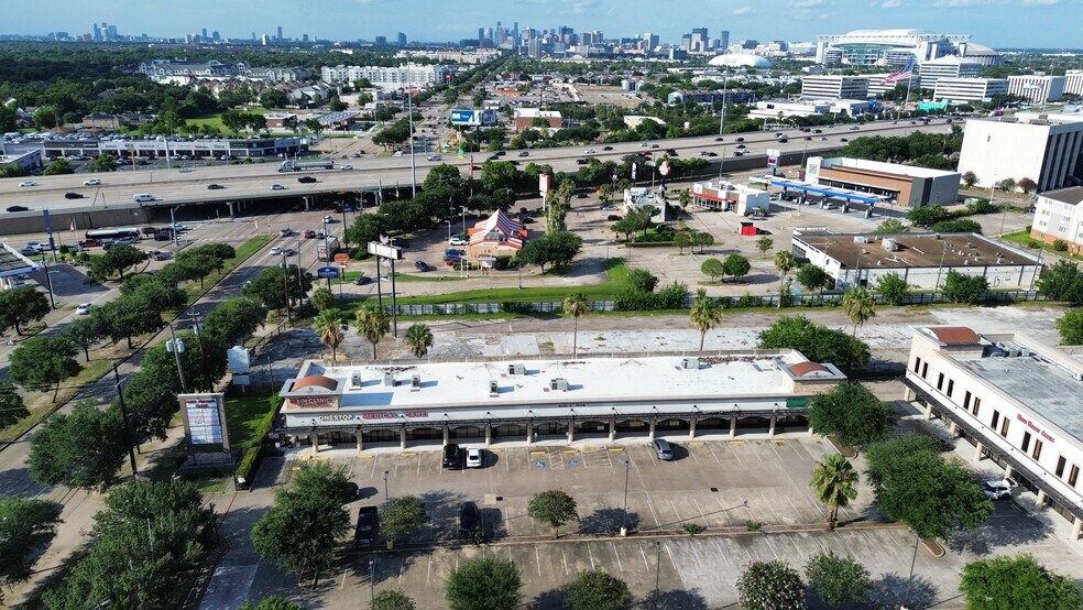 More Photos Of 10019 Main St, Houston Office For Lease