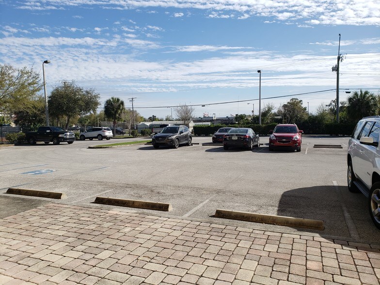 More Photos Of 4017 W Dr Martin Luther King Jr Blvd, Tampa Office For Sale