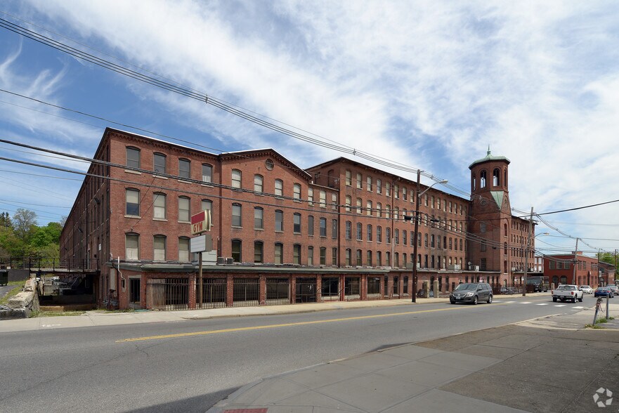 More Photos Of 725 Branch Ave, Providence Multifamily For Sale