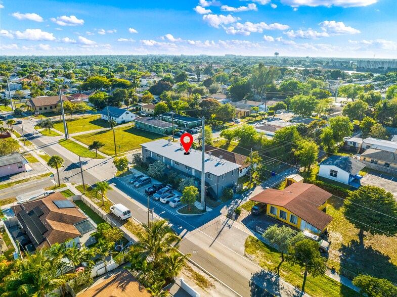 More Photos Of 2201 Greene St, Hollywood Apartments For Sale