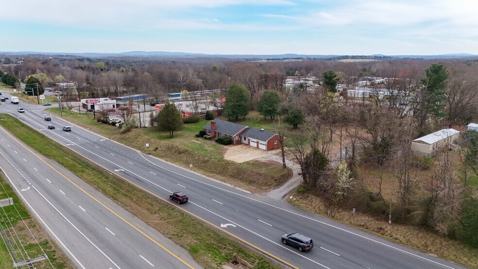 More Photos Of 1001 E Lynchburg Salem Tpke, Bedford Office For Sale