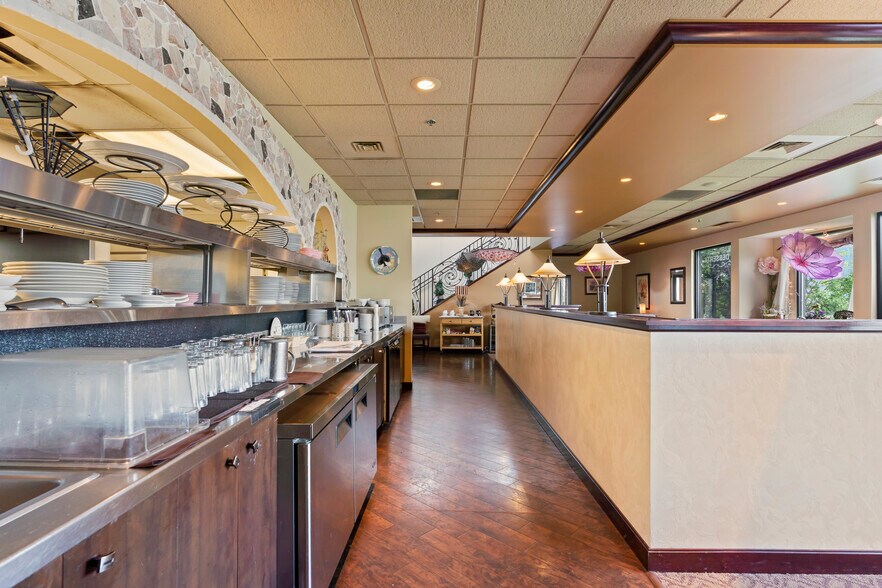 More Photos Of 824 Paul Bunyan, Bemidji Restaurant For Sale