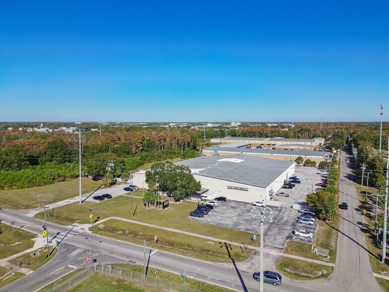 More Photos Of 4811 W Sligh Ave, Tampa Warehouse For Lease