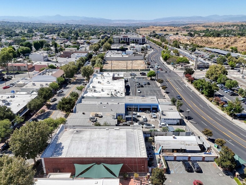 More Photos Of 24258-24274 Main St, Newhall Restaurant For Lease