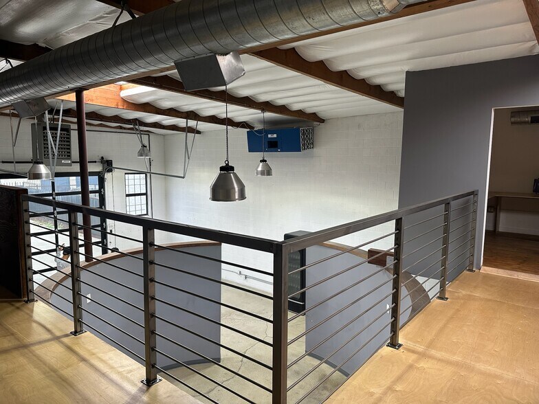 More Photos Of 811 W Gardena Blvd, Gardena Loft Creative Space For Lease