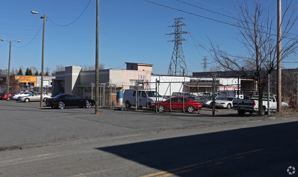 More Photos Of 2504 N Tryon St, Charlotte Warehouse For Sale