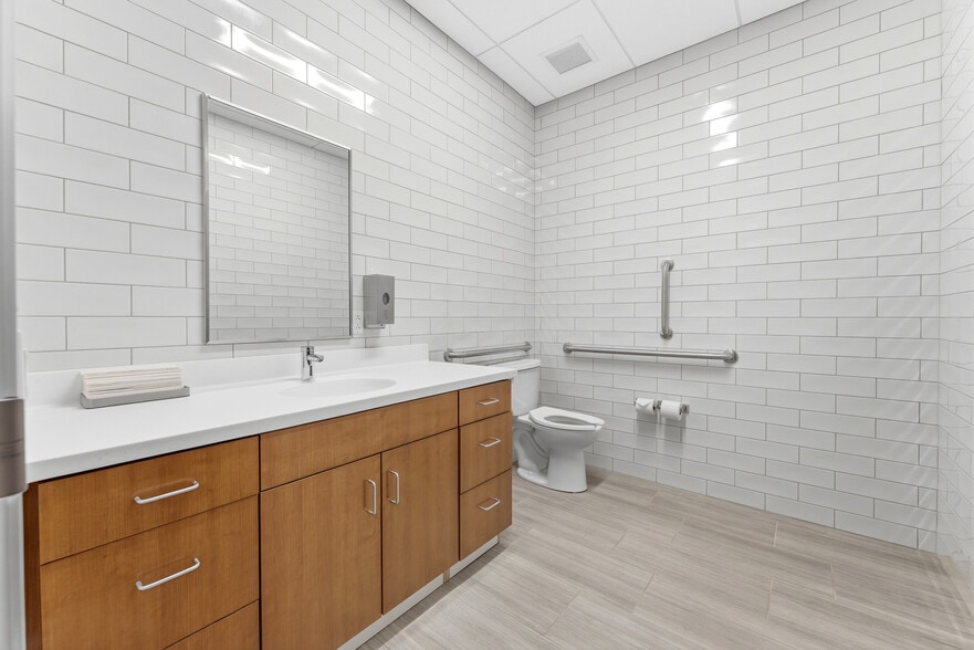 More Photos Of 423 Fortress Blvd, Morgantown Office For Sale