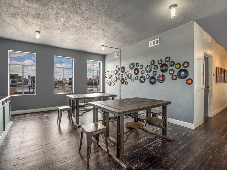 More Photos Of 4118 Fannin St, Houston Storefront For Lease