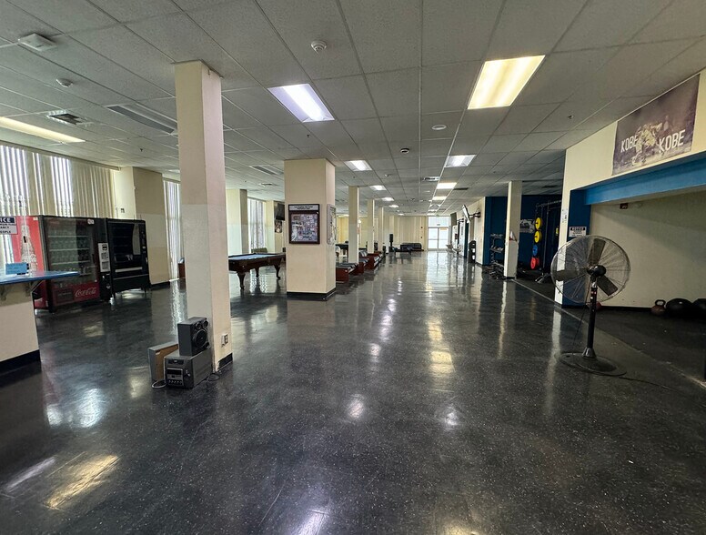 More Photos Of 1058-1060 S Olive St, Los Angeles Storefront Retail Office For Sale