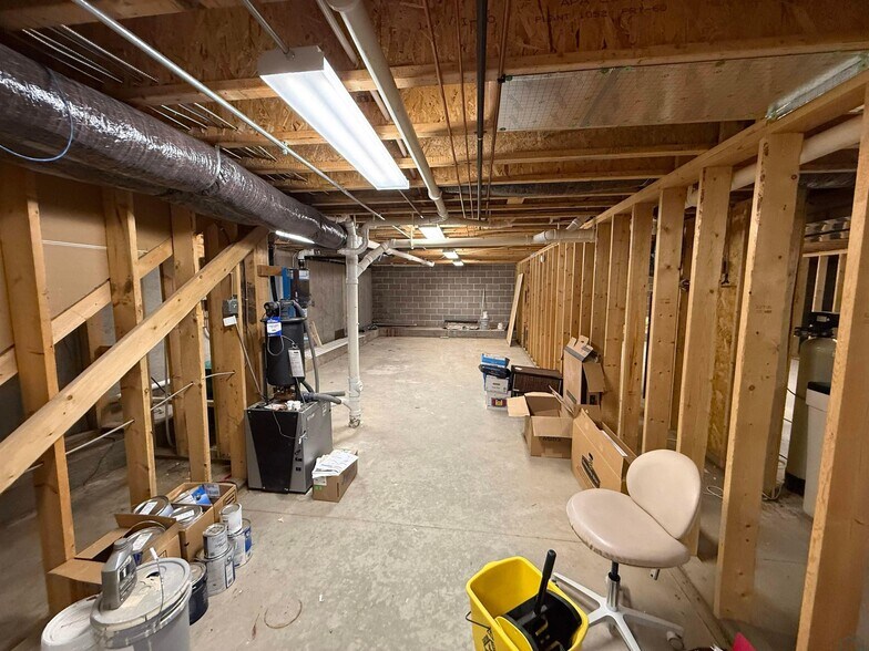 More Photos Of 810 Central Ave, Hawarden Storefront For Sale