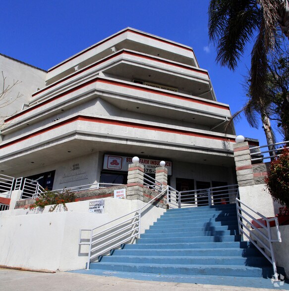 More Photos Of 13658 Hawthorne Blvd, Hawthorne Medical For Lease