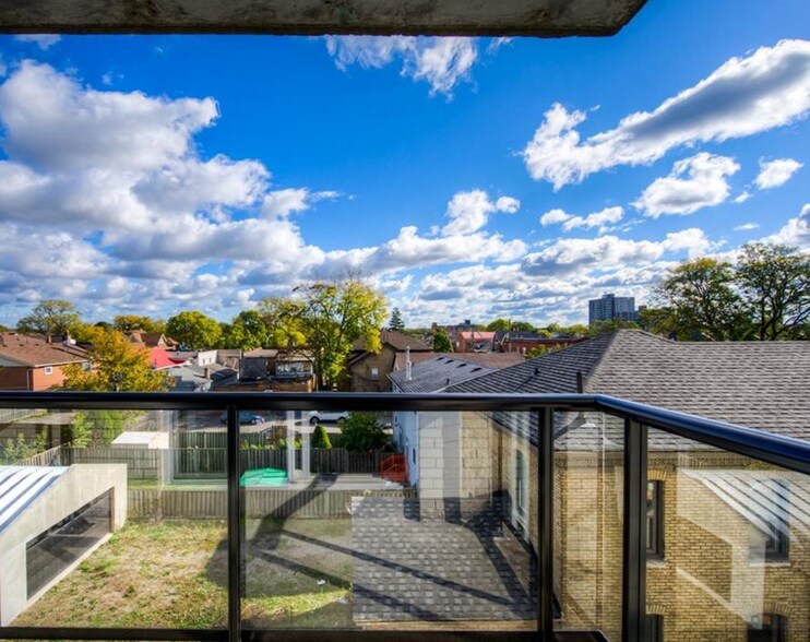 More Photos Of 30 Chatham St, Brantford Apartments For Sale
