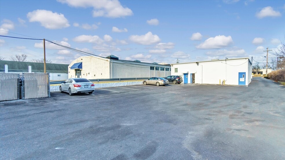 More Photos Of 1179 Old Country CR-58 Rd, Riverhead Showroom For Sale