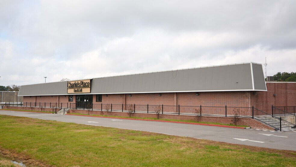 Primary Photo Of 8624 I 30, Little Rock Restaurant For Sale