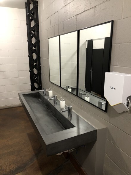 More Photos Of 1938 Franklin St, Detroit Loft Creative Space For Lease