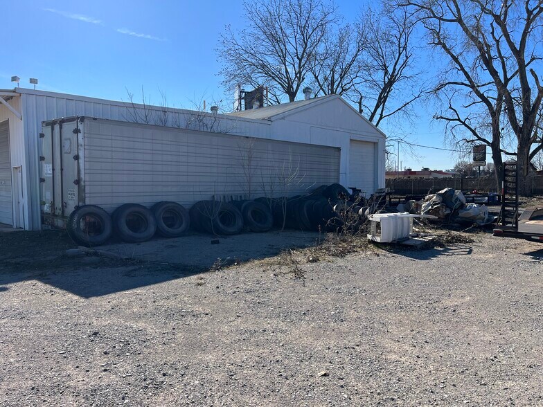 More Photos Of 1202 Cherokee St, Lindsay Auto Repair For Sale