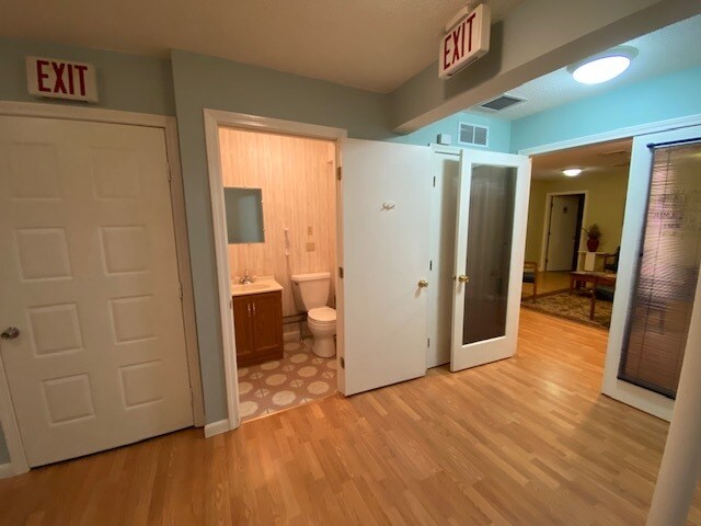 More Photos Of 100-108 Russell St, Hadley Medical For Lease