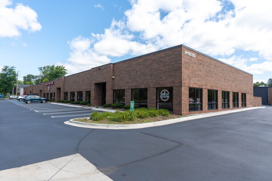 More Photos Of 21455 Melrose Ave, Southfield Unknown For Lease