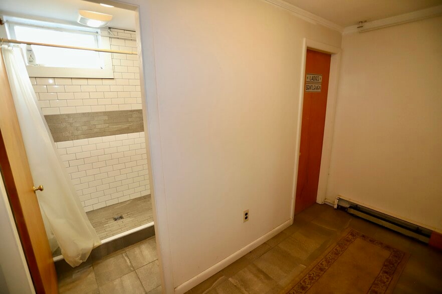 More Photos Of 41 Highland Ave, Newport Warehouse For Sale