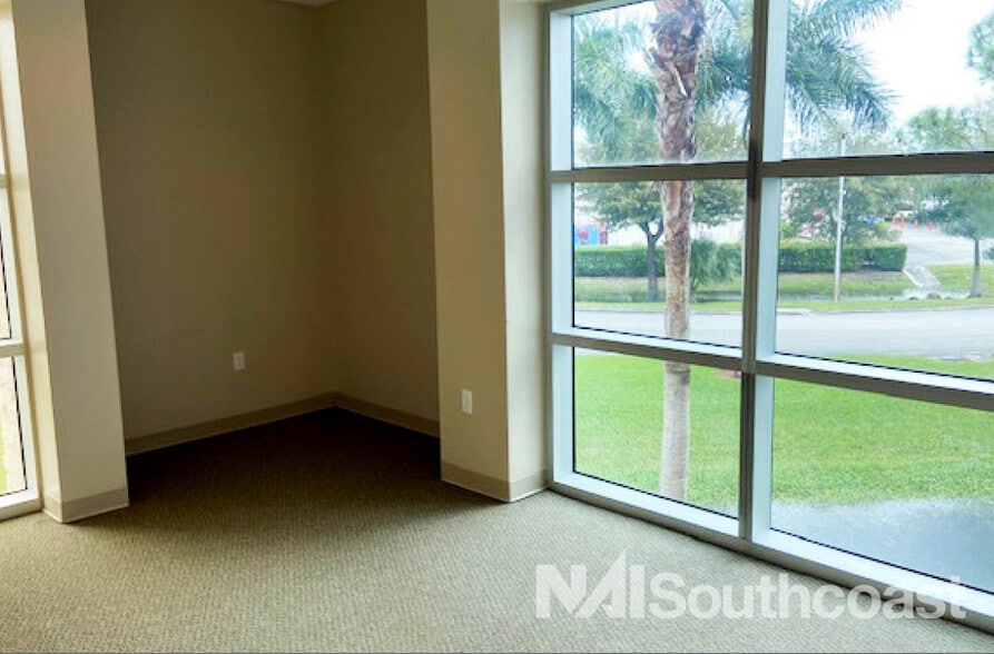 More Photos Of 1050 SE Monterey Rd, Stuart Medical For Lease