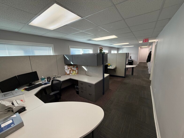 More Photos Of 735 Newtown Rd, Norfolk Office For Sale