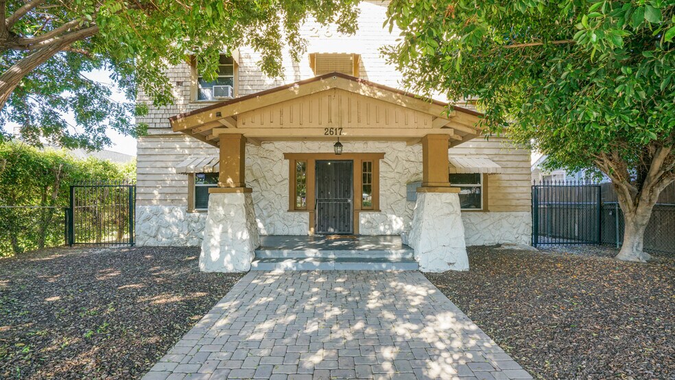 Primary Photo Of 2617 Jeffries Ave, Los Angeles Apartments For Sale