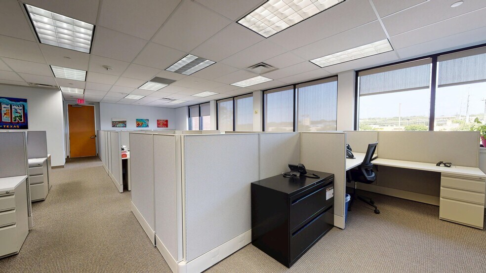 More Photos Of 3305 Steck Ave, Austin Loft Creative Space For Lease