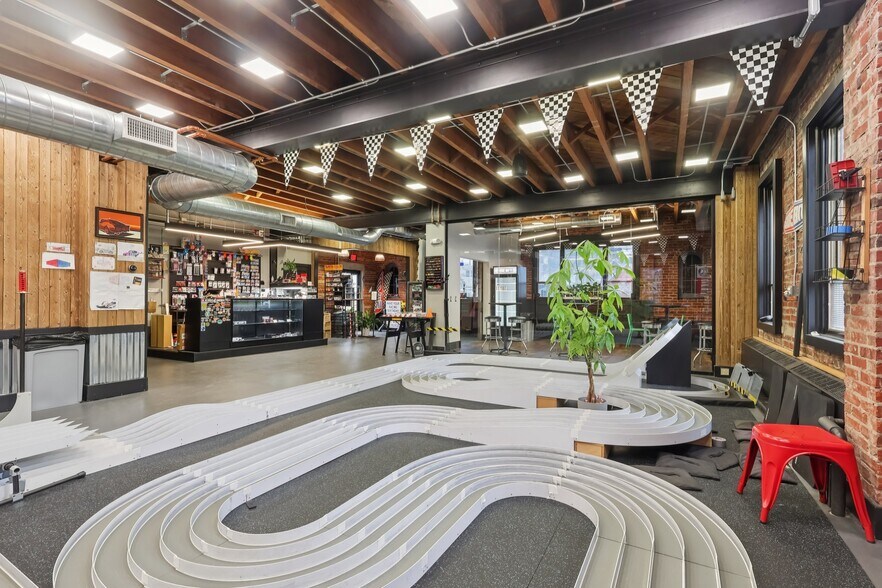 More Photos Of 2595 Yardville Hamilton Square Rd, Hamilton Office For Sale