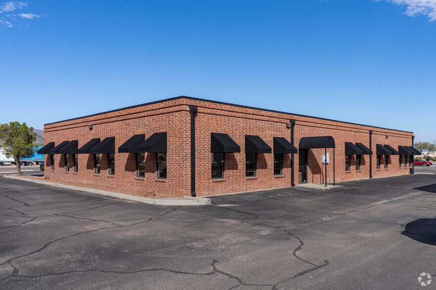 More Photos Of 7108 Airport Rd, El Paso Office For Sale