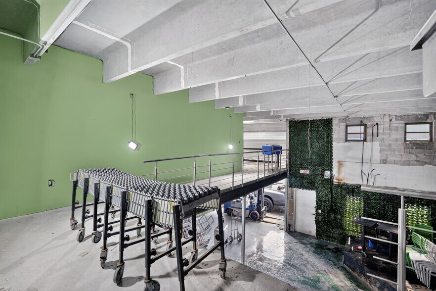 More Photos Of 8485-8499 NW 54th St, Miami Warehouse For Sale
