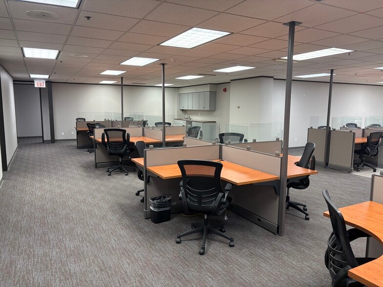 More Photos Of 901 E St. Louis St, Springfield Office For Lease