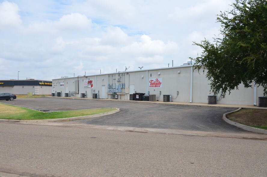 More Photos Of 417 Frankford Ave, Lubbock General Retail For Sale