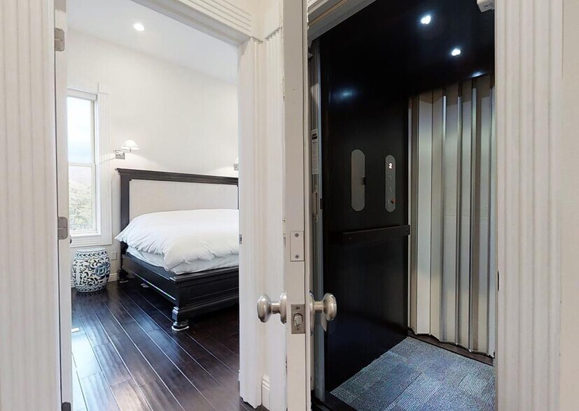 More Photos Of 29 E Market St, Corning Office Residential For Lease