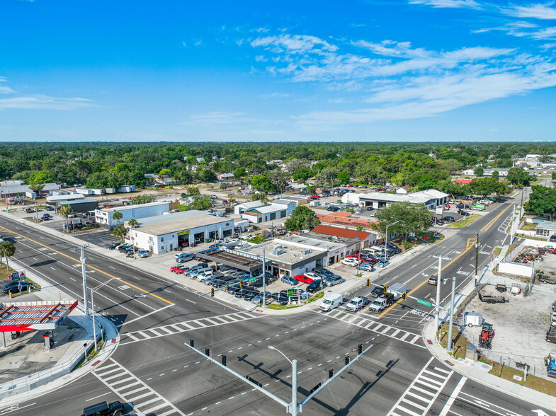 More Photos Of 910 Cattlemen Rd, Sarasota Auto Repair For Lease