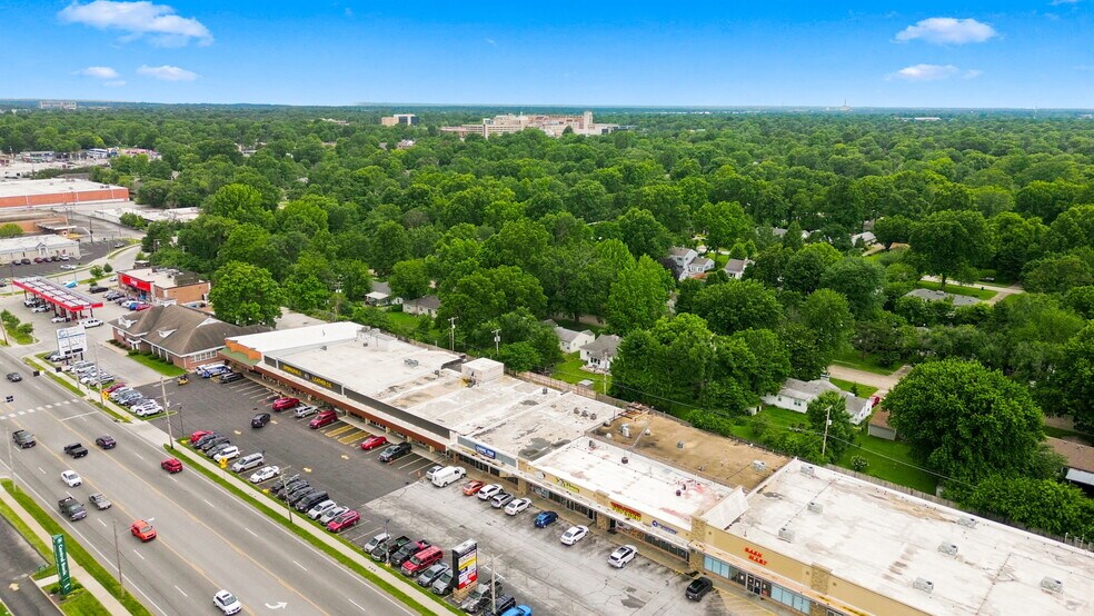 More Photos Of 1445 S Glenstone Ave, Springfield General Retail For Lease