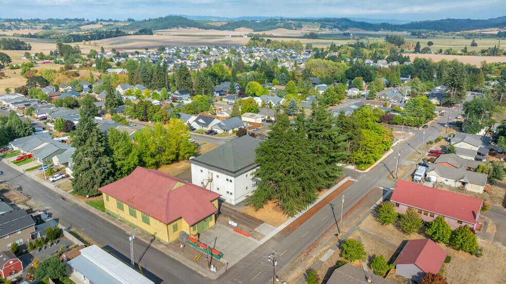 More Photos Of 229 E Monroe St, Carlton Apartments For Sale