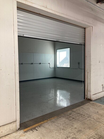 More Photos Of 2002 Dempster St, Evanston Industrial For Lease