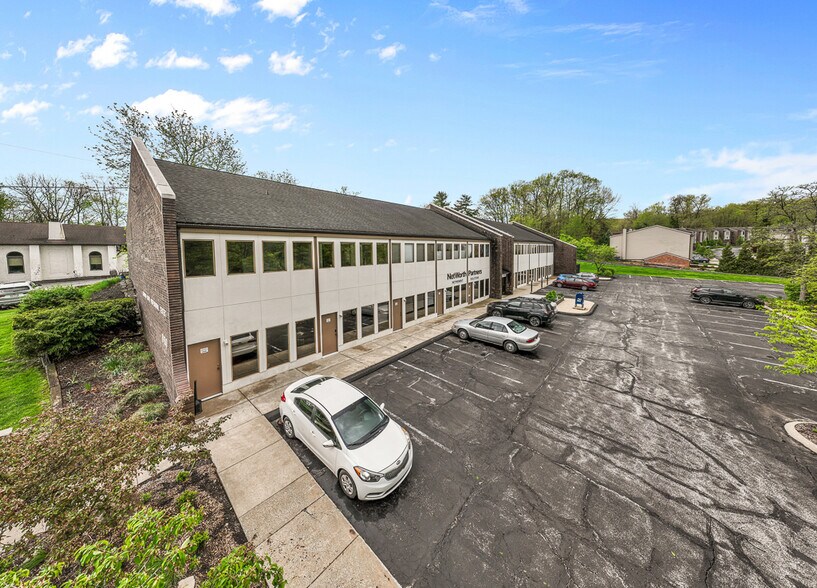 More Photos Of 8180 Brecksville Rd, Brecksville Medical For Lease