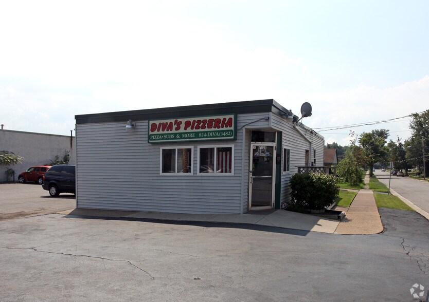 Primary Photo Of 2123 Clinton St, Buffalo Restaurant For Sale