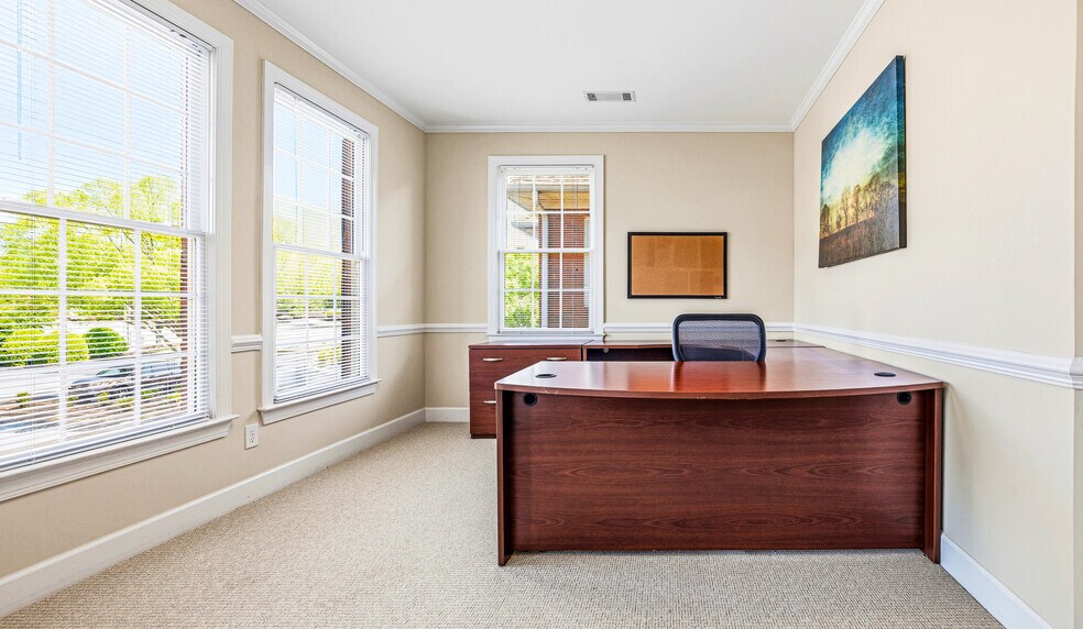 More Photos Of 501 Johnson Ferry Rd, Marietta Office For Sale
