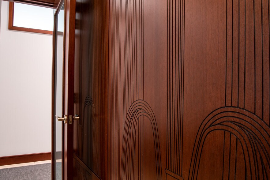 More Photos Of 18 Broad St, Charleston Office Residential For Lease