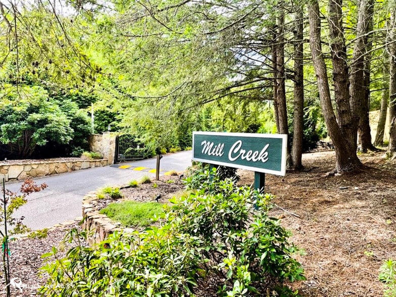 More Photos Of 341 Country Club Dr, Franklin Golf Course Driving Range For Sale