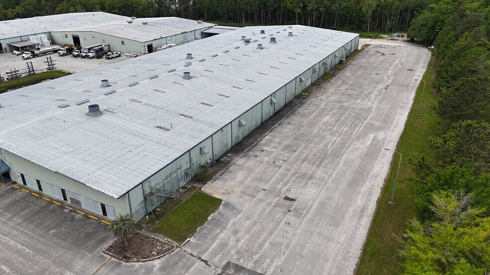 More Photos Of 9444-9446 Florida Mining Blvd E, Jacksonville Warehouse For Lease